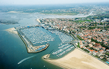 Ville d'Arcachon et son port /> 
    <p> </p>
    <p> </p>     
    <p class=